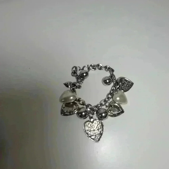 Heart Charm Bracelet Gift for Her, Heart Jewelry, Silver Bracelet Silver Heart - Picture 4 of 4